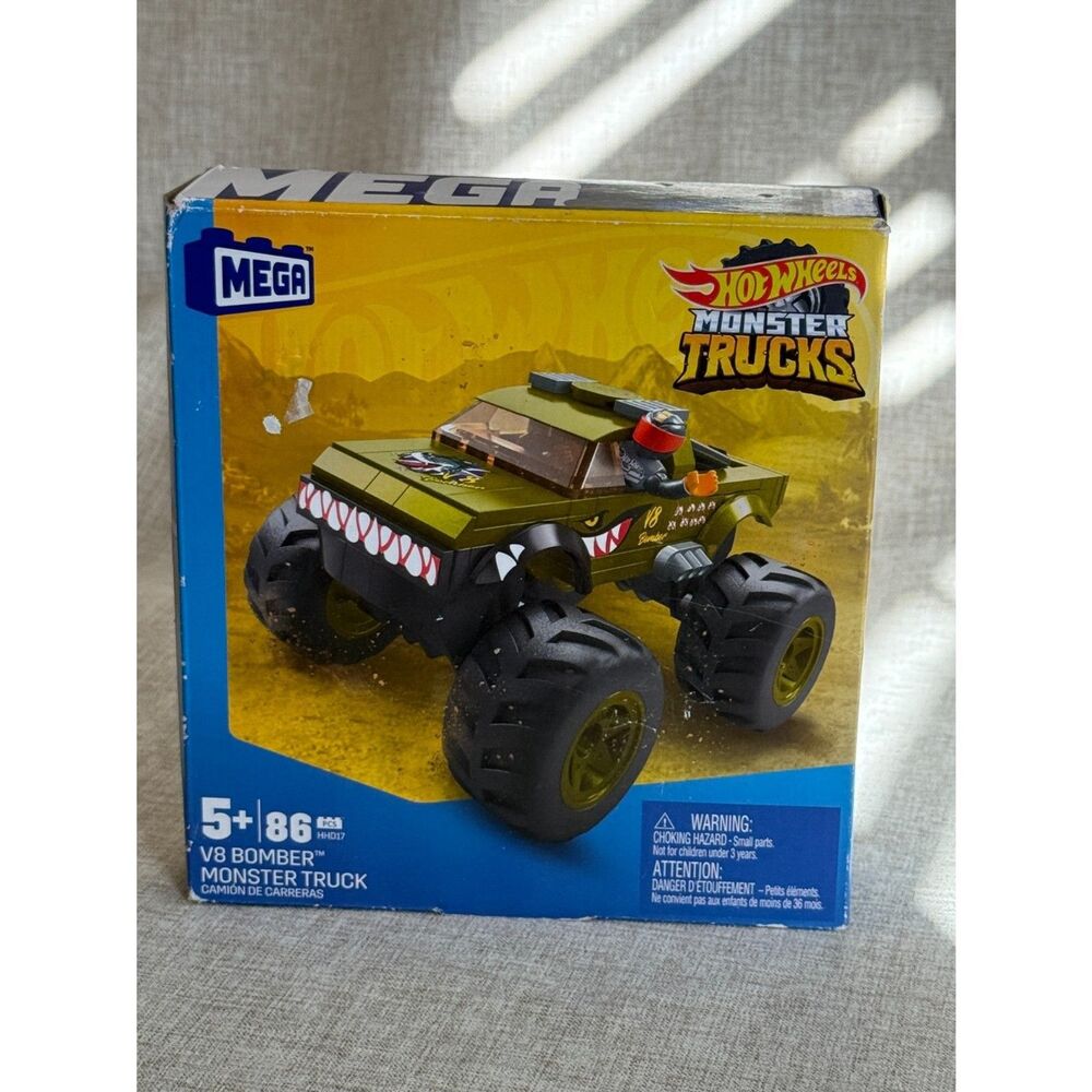Mega Construx Hot Wheels V8 Bomber Monster Truck Building Set with 86 Pieces NEW